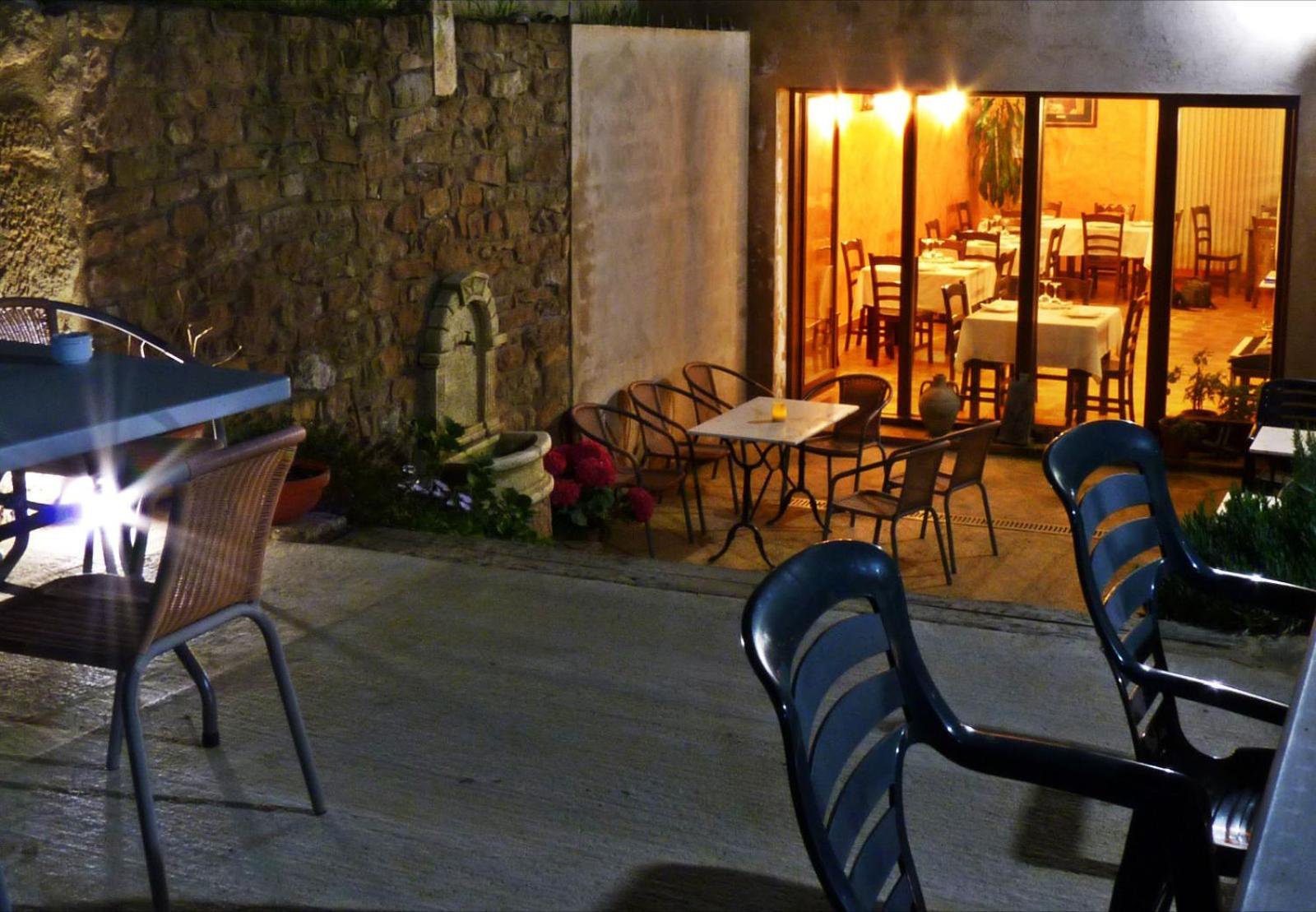 Hostal La Fuente Буэра Экстерьер фото