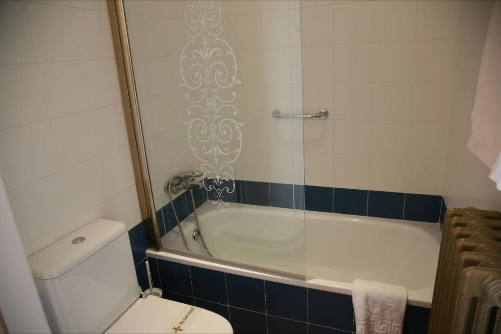 Hostal La Fuente Буэра Экстерьер фото